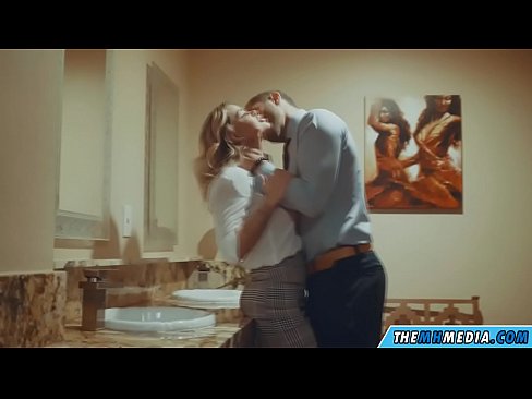 ❤️ Når en barmfagre blondine forfører deg på et offentlig toalett ❤️ Kvalitetsporno på porno no.ph-vassena.ru ﹏